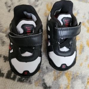 Nike- infant/toddler size 2C